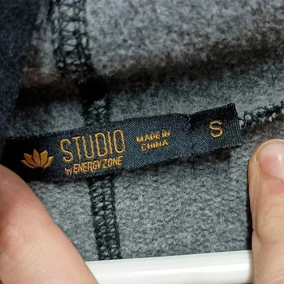Studio One Black and Gray Cardigan - Picture 8 of 8